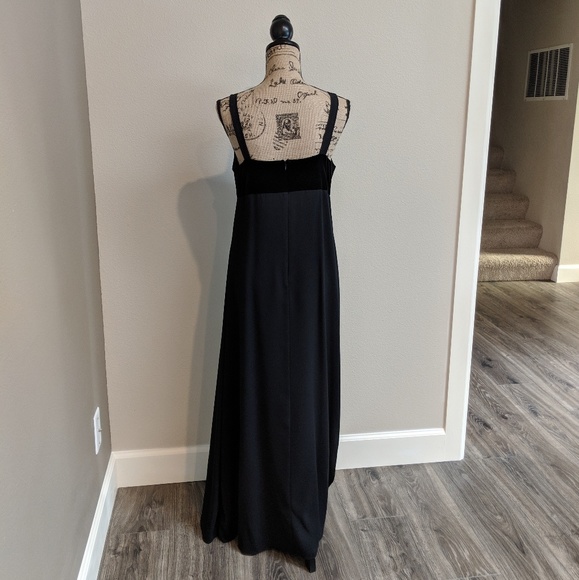 Stylish Black Sleeveless Maxi Dress - Picture 2 of 6